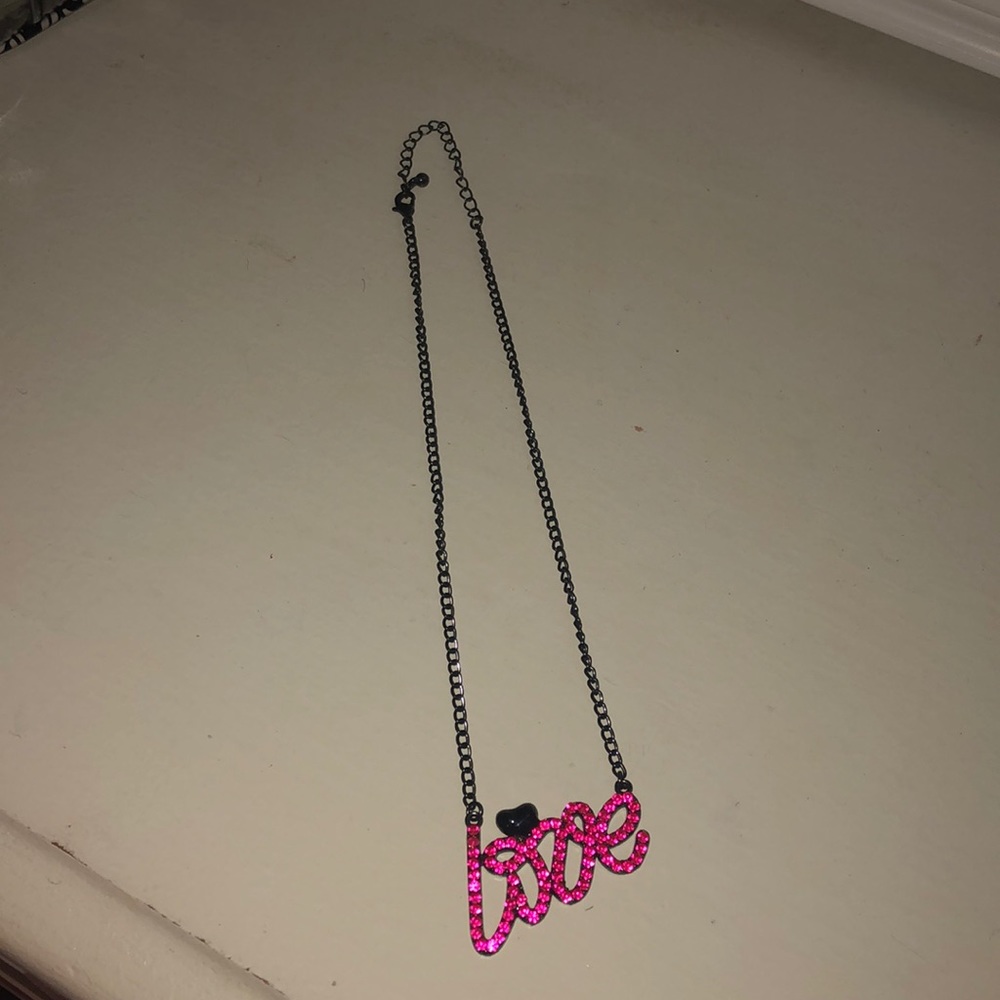 NWOT 💗 Love Necklace